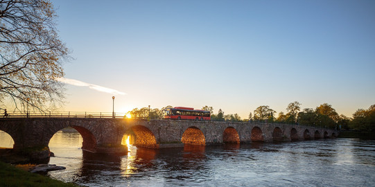 Brücke in Karlstad im Sonnenuntergang